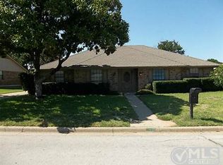 2615 Collard Rd, Arlington, TX 76017