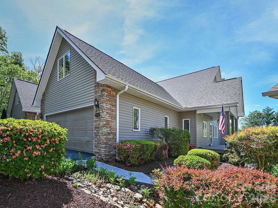 1st image of 2208 E Cumming Woods Ln