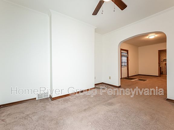 4th image of 133 Goldwood Ave
