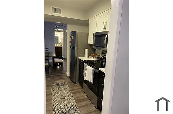 Building Photo - 6926 Hanover Pkwy #202