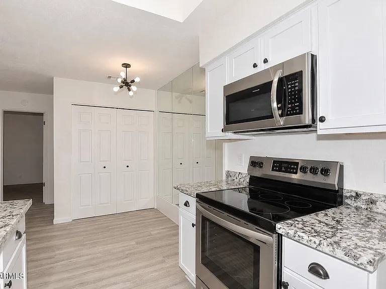 20402 N 6th Dr #6 — Photo 3