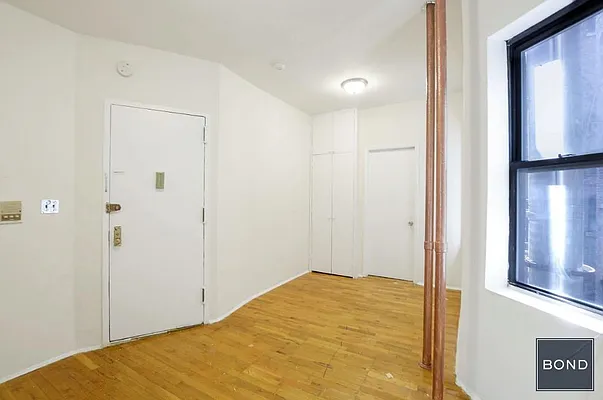Rented by Bond New York | media 3