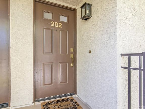 3rd image of 24133 Del Monte Dr Unit 202