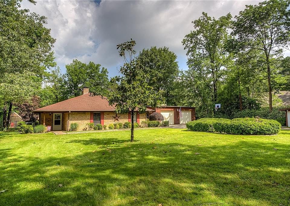 1st image of 378 Cove Dr