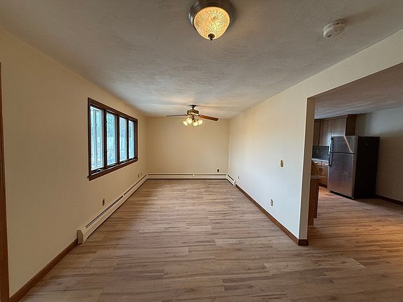 4th image of 54 Pleasant St #B