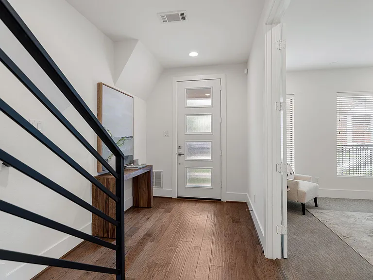 5713 Larkin St #A — Photo 3