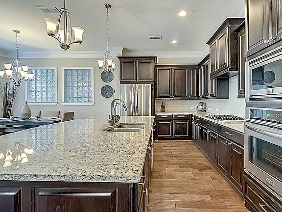 5th image of 1108 Oakmont Glen Ct