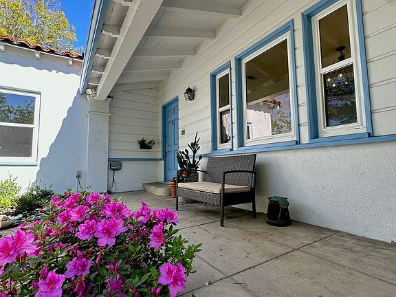 4th image of 128 N Crescent Heights Blvd