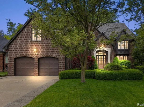 27729 Stephany Ct, Harrison Township, MI 48045