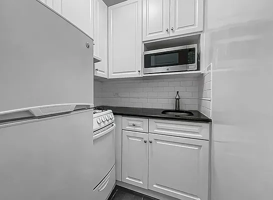 Rented by Brown Harris Stevens | media 9