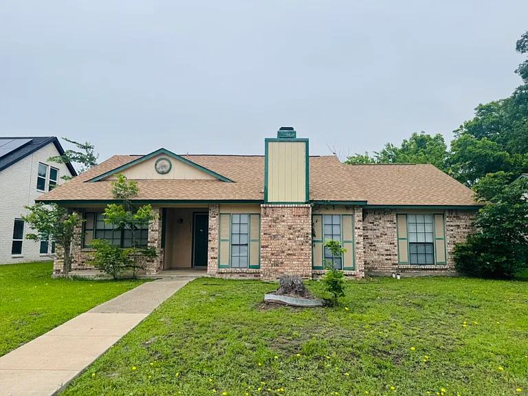 8513 Kensington Dr — Photo 1