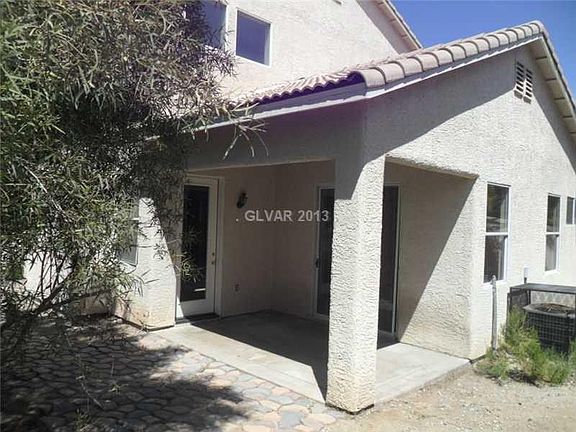 4th image of 611 Baldurn Ave