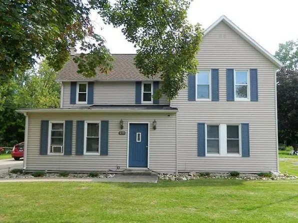 549 Paw Paw Ave, Watervliet, MI 49098