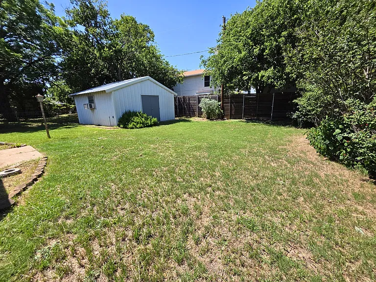 209 Eller Ave — Photo 24