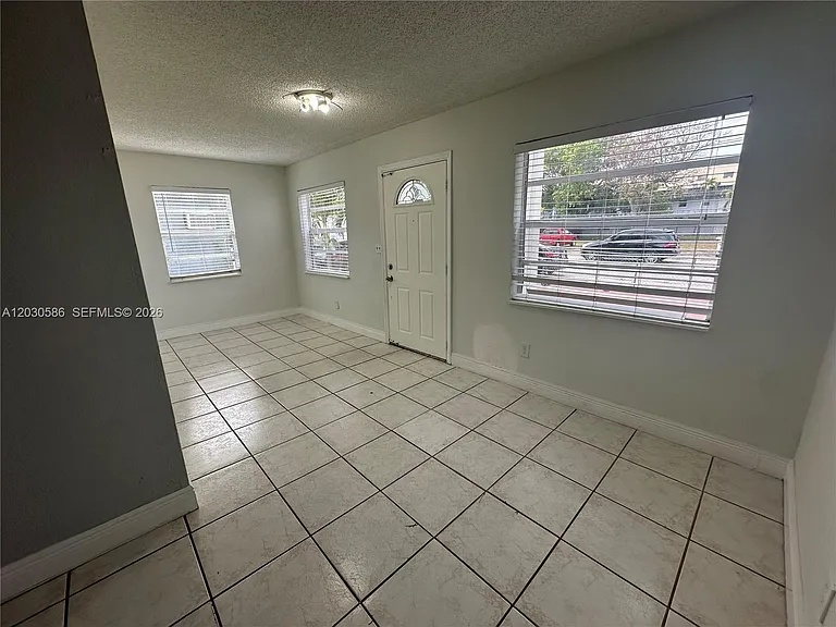 2135 Lincoln St — Photo 12