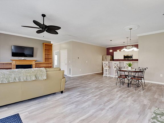 5th image of 374 Piney Creek Dr