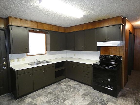 3rd image of 3152 S 2nd St