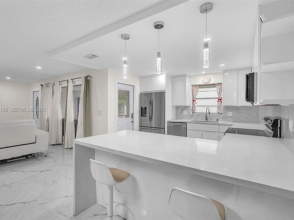 5th image of 500 S Luna Ct APT 7
