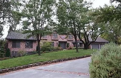 601 Wilhaggin Dr photo 1