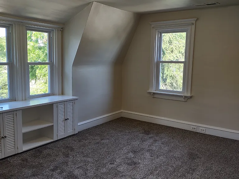 207 S Easton Rd #2 — Photo 4