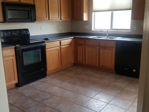 3rd image of 16987 W Young St