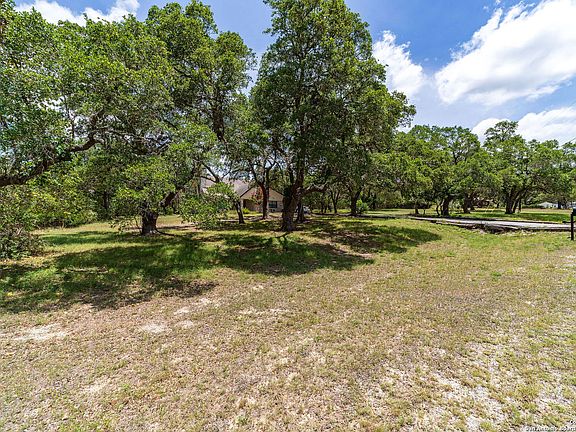 3rd image of 120 Pleasant Valley Dr
