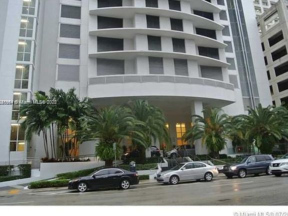 5th image of 950 Brickell Bay Dr APT 3301