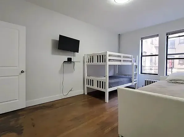 2110 Westbury Court image 11 of 15