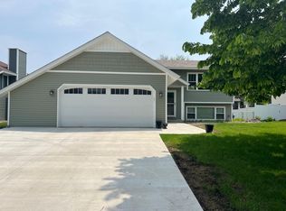 14574 Hallmark Dr, Apple Valley, MN 55124