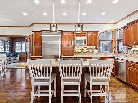 5th image of 26435 Noble Rd