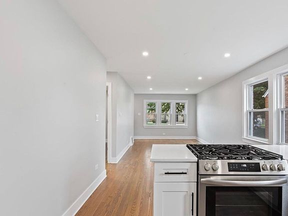 5th image of 10990 S Trumbull Ave