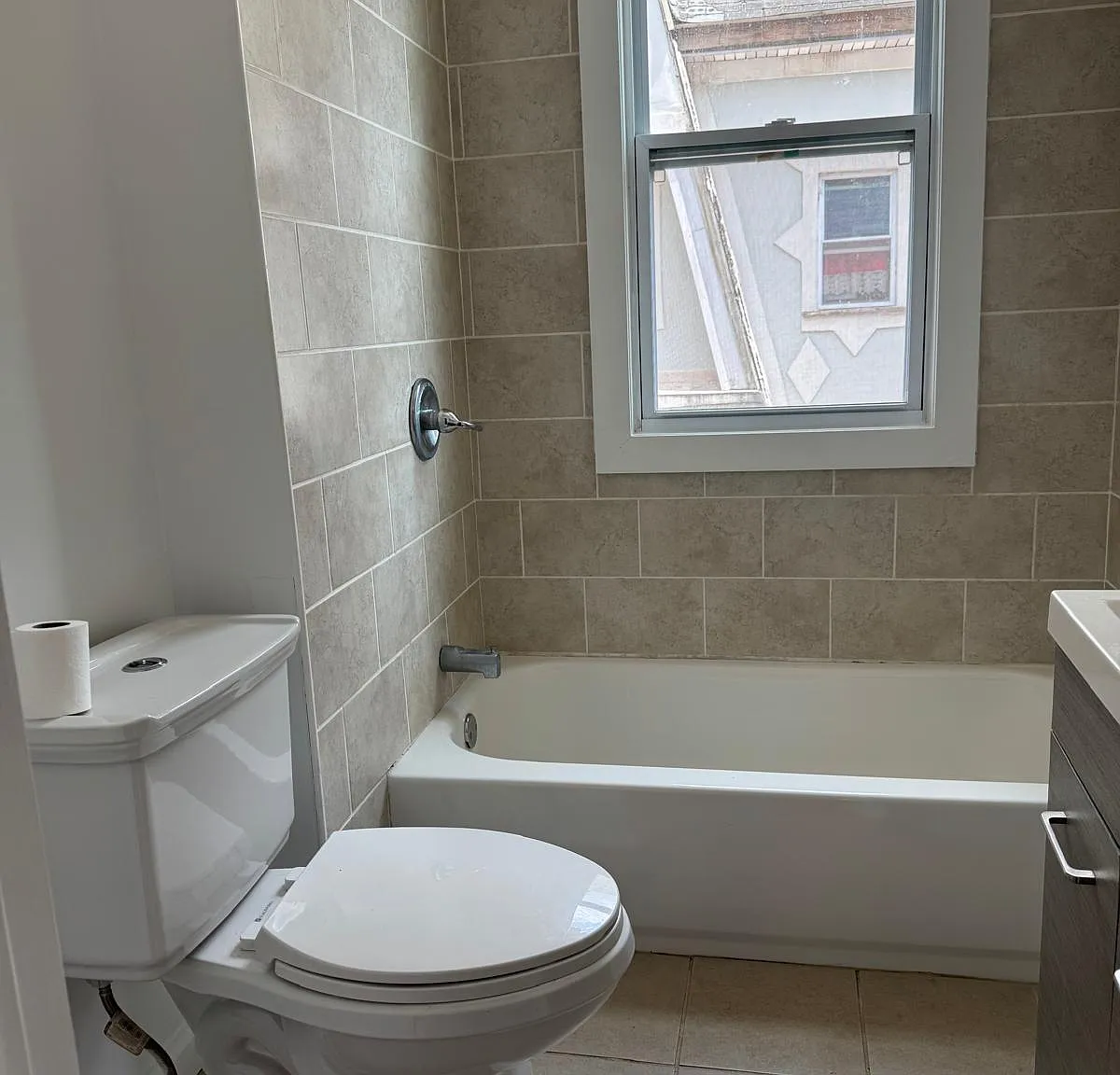 4 bed, 1100 sqft, $1,750 — Photo 1