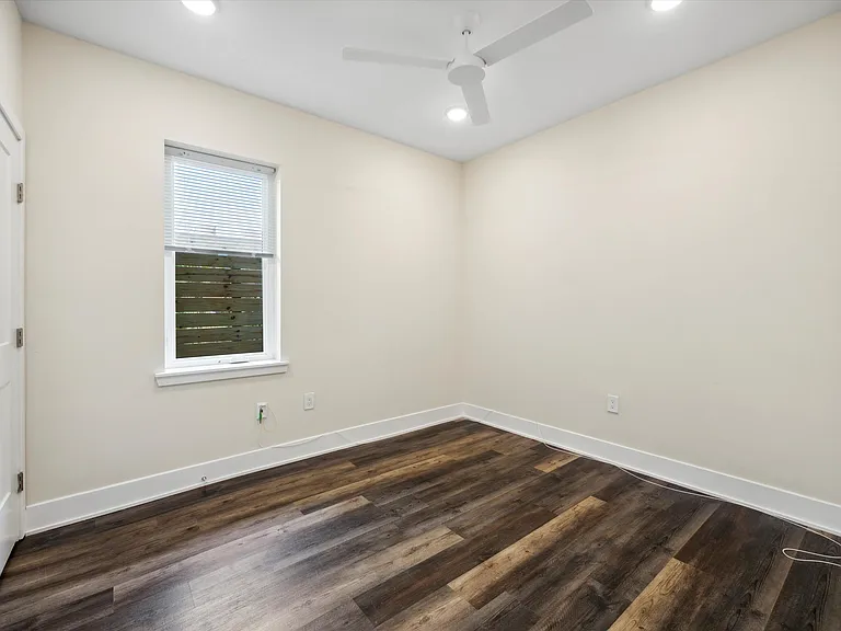 1804 W Berks St — Photo 47