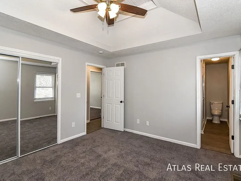 710 S Park Dr — Photo 8