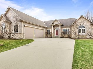 2921 Gateway Ave, Hartford, WI 53027