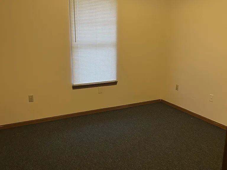 2062 Bradley Ct — Photo 8