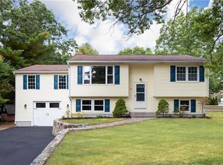 15 Nichole Ln, Coventry, RI 02816
