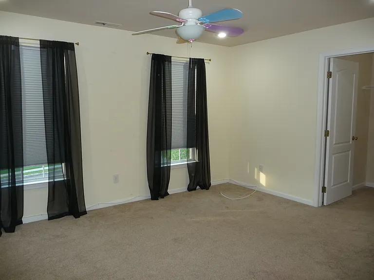 220 Roosevelt Dr — Photo 36