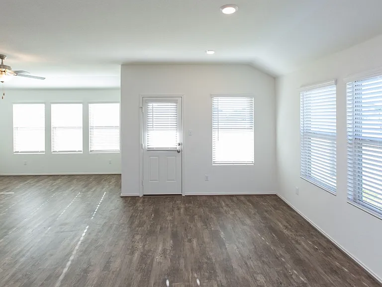 1003 Honey Locust Way — Photo 17
