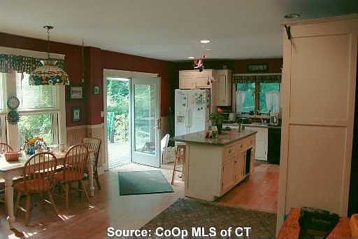 5th image of 93 Highland Ave