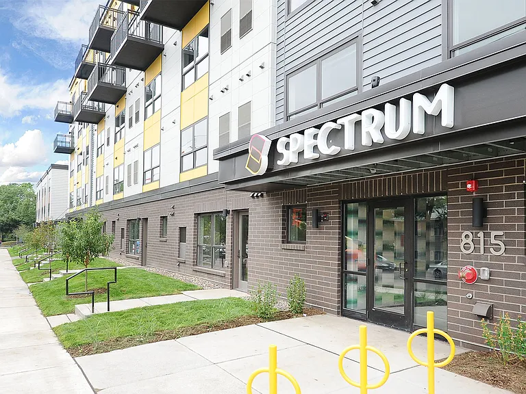 Spectrum Apartments & Townhomes — Photo 8