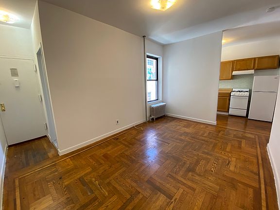 5th image of 352 W 15th St #406