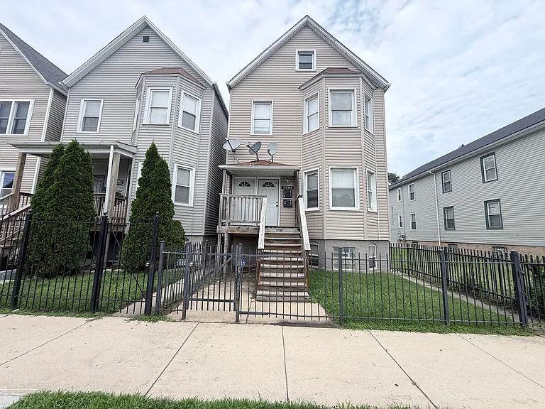 3008 E 81st St #2 — Photo 1