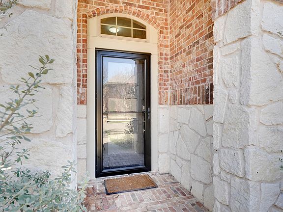 3rd image of 7519 Forest Ridge Trl