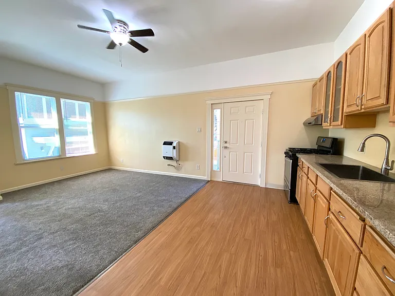 832 Georgia St #B — Photo 7