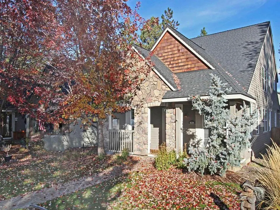 926 E Timber Pine Dr