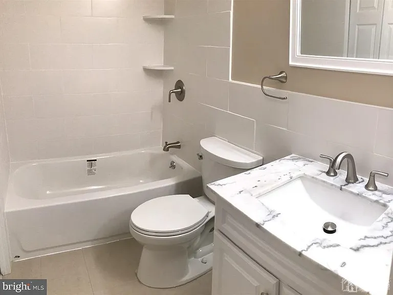 4811 Ravens Crest Dr — Photo 10