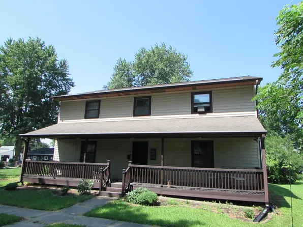 1911 S 10th St, Burlington, IA 52601