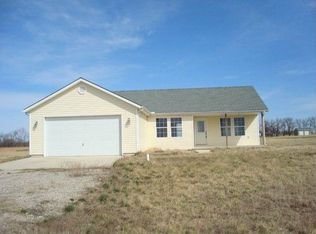 23206 White Pine Ave, Fontana, KS 66026