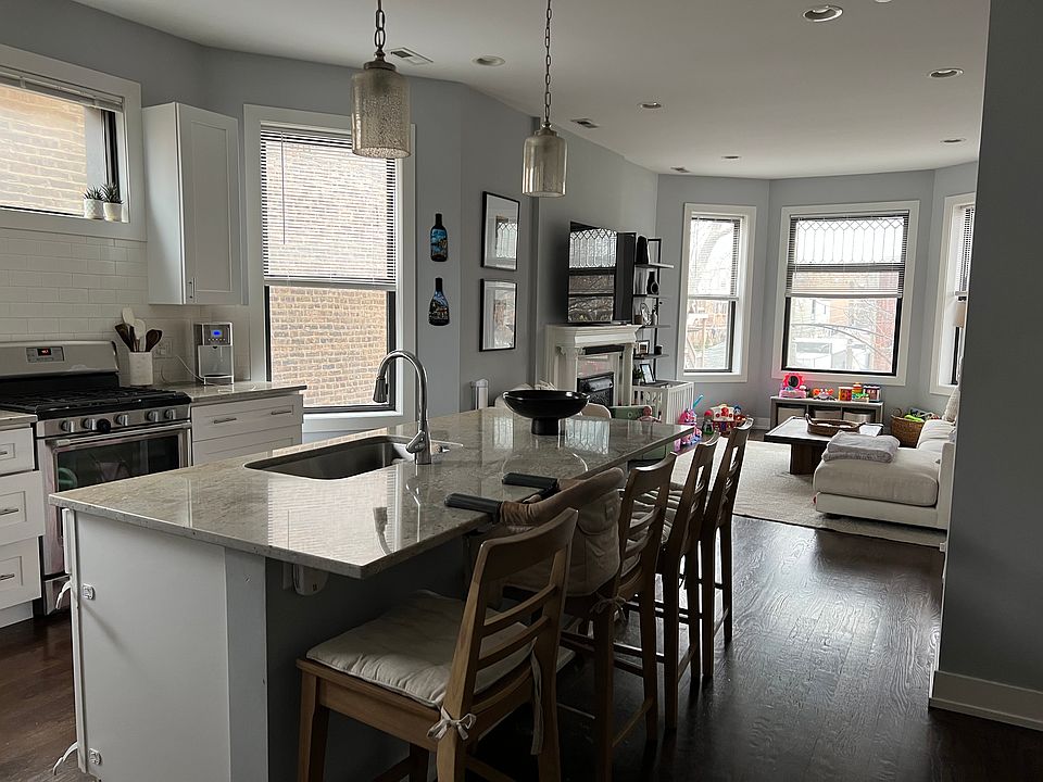 1st image of 1051 N Leavitt St #2F